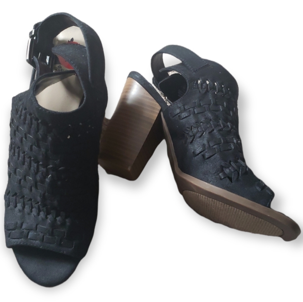 Fergalicious sandals size 7.5 NWT